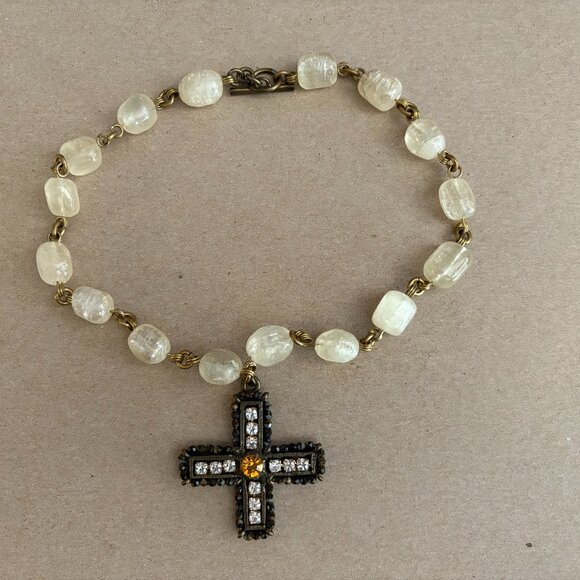 Vintage Gerard Yosca signed cream agate, goldtone metal and cross necklace - Picture 1 of 8